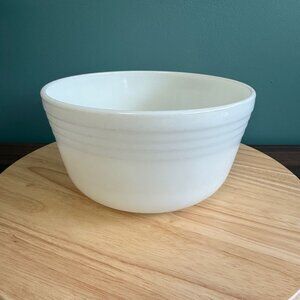 Vintage Pyrex Hamilton Beach White Milk Glass Ribbed Mixing Bowl 8 3/4" Diameter